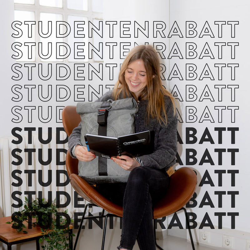 Eine Studentin mit einem umweltfreundlichen Rucksack